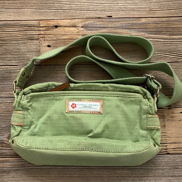 Fossil Brand Vintage Green Cloth Crossbody. - Picture 1 of 13